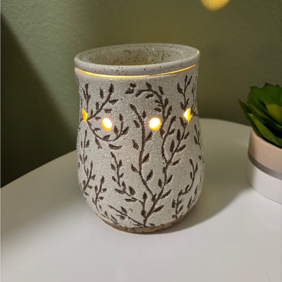 Scentsy warmer large stone leaf white beige bulb included - Picture 1 of 7